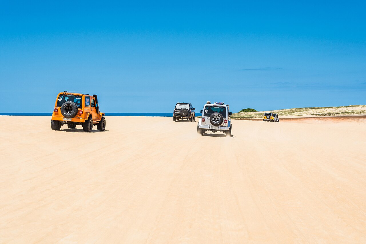 Passeio de buggy nas dunas de Genipabu